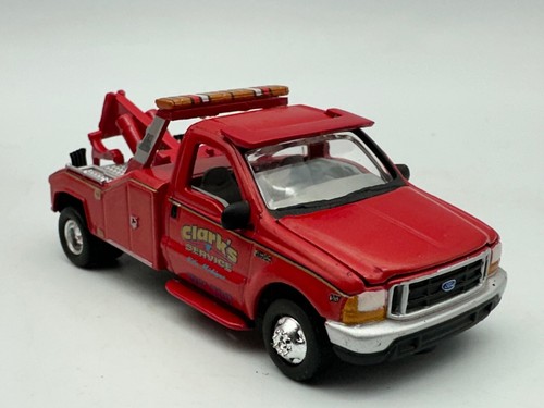 Johnny Lightning Classic Gold 1999 Ford F-450 Wrecker Tow Truck, 1:64, Excellent - Picture 3 of 11
