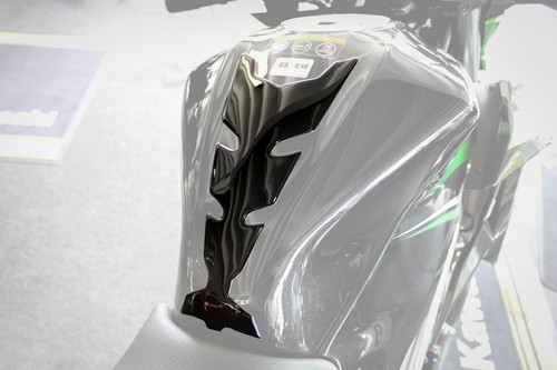 Protector de depósito transparente compatible con Kawasaki Ninja 125 y Z125 - Imagen 4 de 10