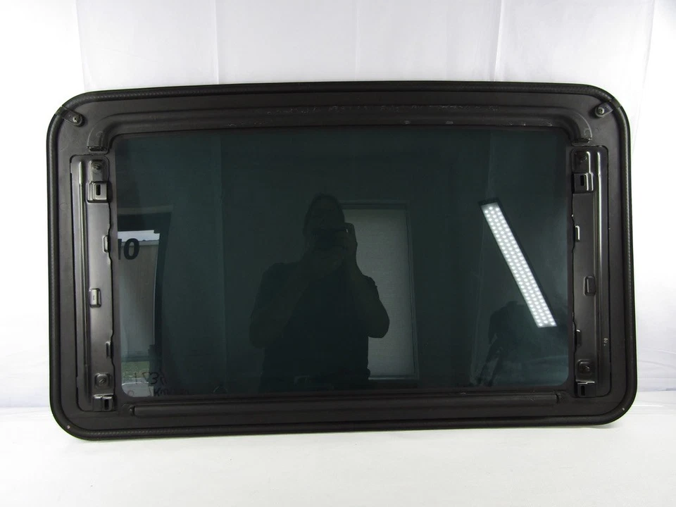 1996-2002 Toyota 4Runner Sunroof Moonroof Glass Window Panel OEM - Image 3 of 4