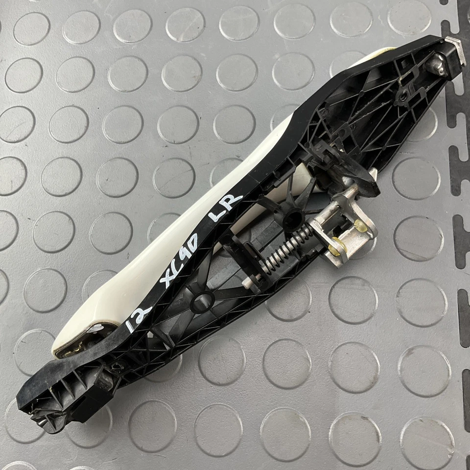 2007-2014 Volvo XC90 OEM Left Rear Exterior Door Handle - Image 4 of 4