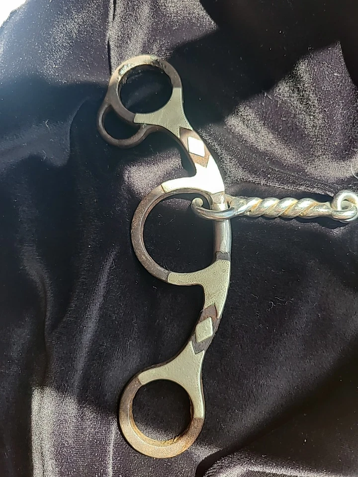 经典马 3 件装狗骨松饼 5 英寸口 3 英寸 Charmaine 系列二手 — 第 3/4 张图片