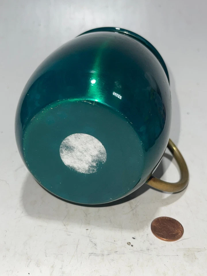 Taza mula Moscú esmeralda con mango de latón Foto 4 de 4