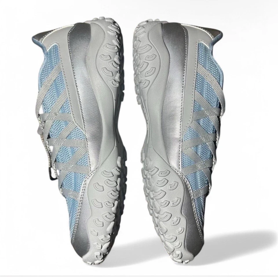 FILA Echappe Sneakers in Platinum Silver / Baby Blue Size 8 *KOREAN EXCLUSIVE* - Image 3 of 4