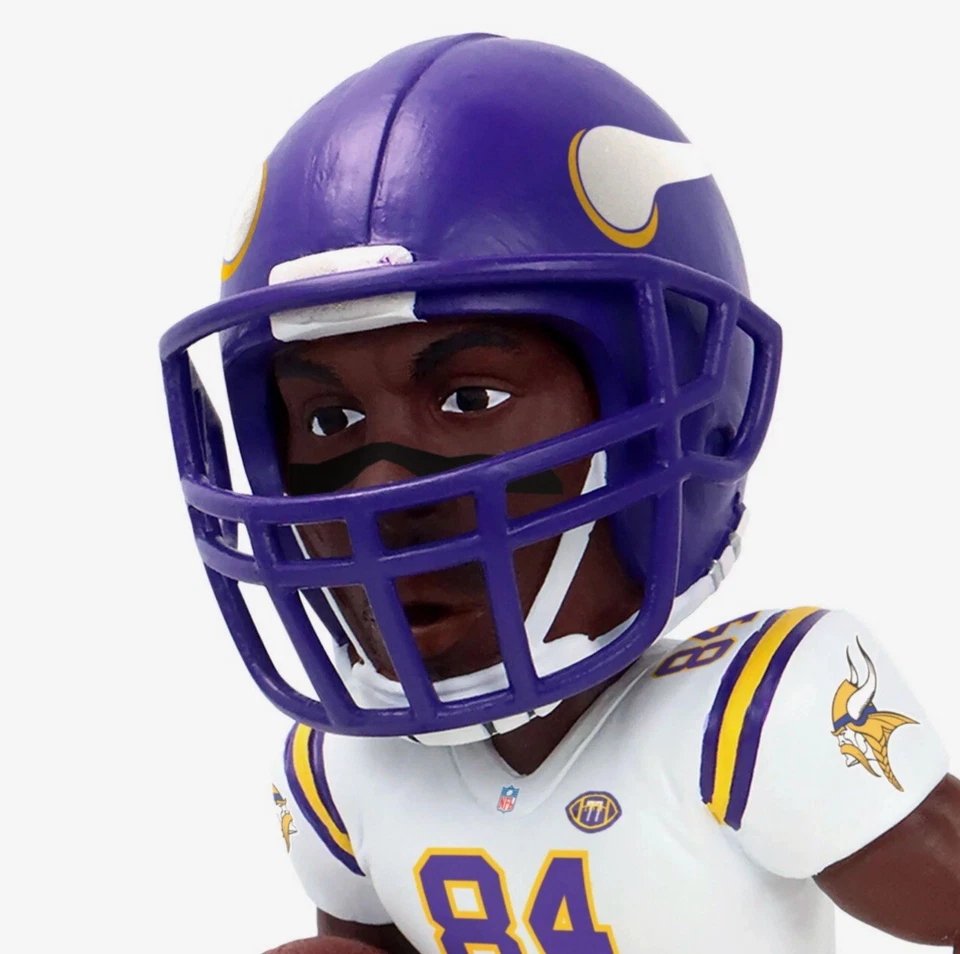 Randy Moss Minnesota Vikings Attitude Sports Illustrated Cover Bobblehead FOCO - Imagem 3 de 4