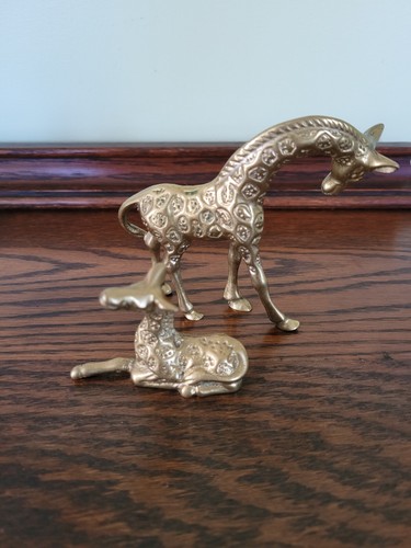 Vintage Solid Brass Embossed Free Standing Giraffe Mother & Fawn Figurines - Picture 2 of 5