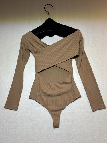 Lulus Bodysuit Beige Ribbed Knit Long Sleeve Open Cross Back Sz M Off Shoulder - Picture 5 of 7