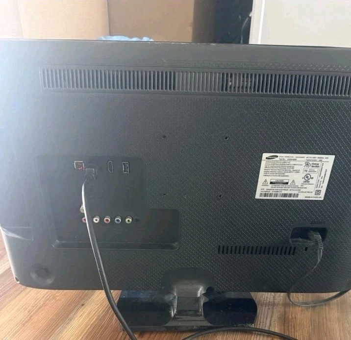 Gorgeous Samsung 24” UN24H4000 720p Smart LED TV FREESHIP - Image 2 of 4