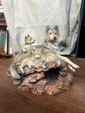 A Wolfs Pride: Wolves of the Wilderness Figur...