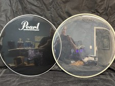 Set of 2 bass drumheads: 22 Evans Genera G2 b...