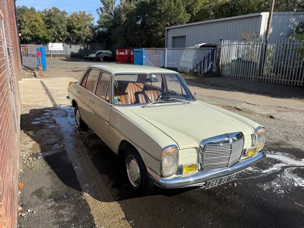 eBay - Mercedes W115 200 Project