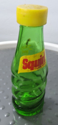 Salt shaker Squirt bottle green and yellow