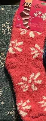 1 Pr NWT Marie Claire Snowflake- Coral- Supe Soft  One Size Fits All  Super Soft