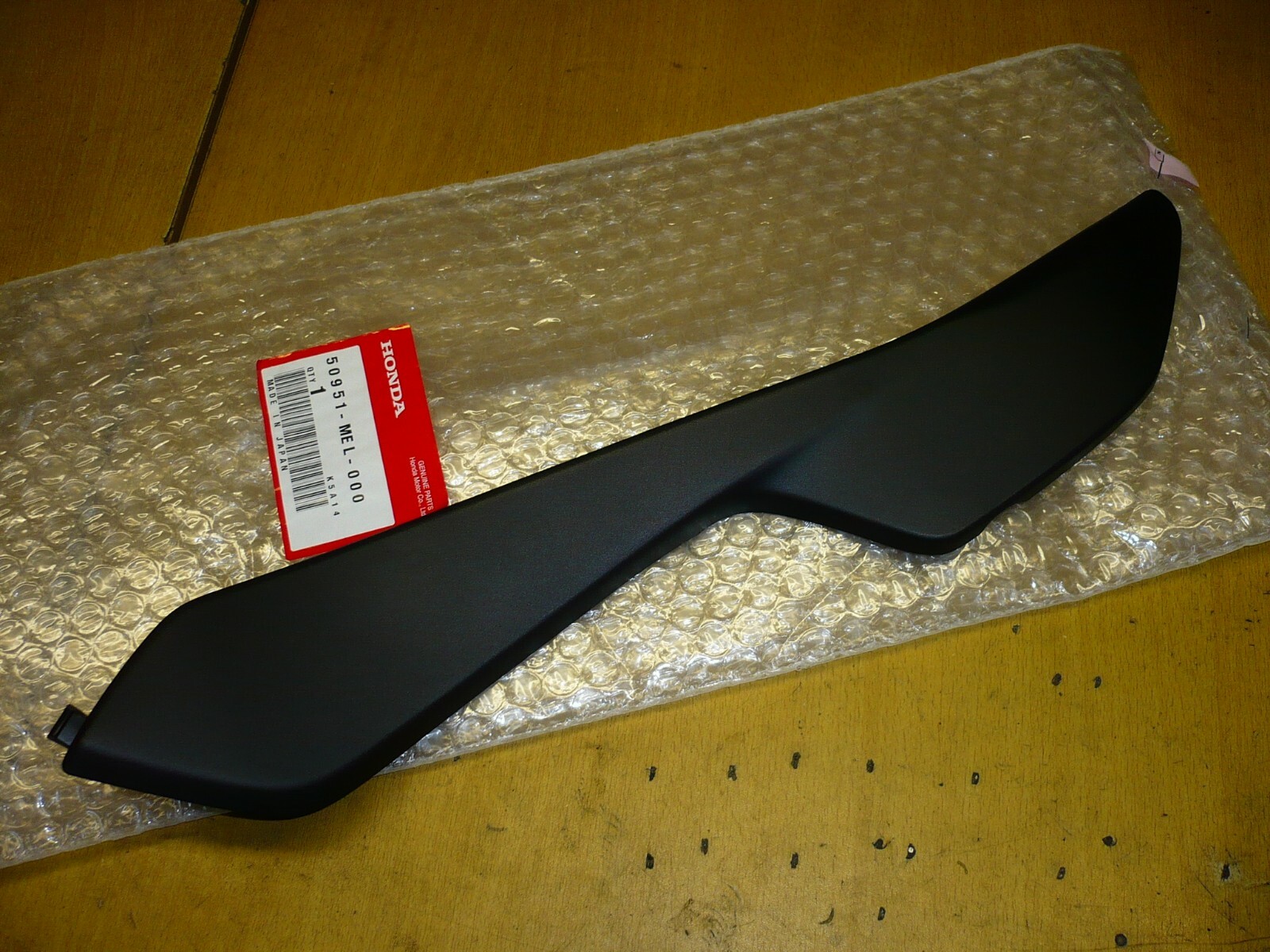 Carénage réservoir droit SC57 anti-vibration pour Honda CBR 1000 RR 50951-mel-000