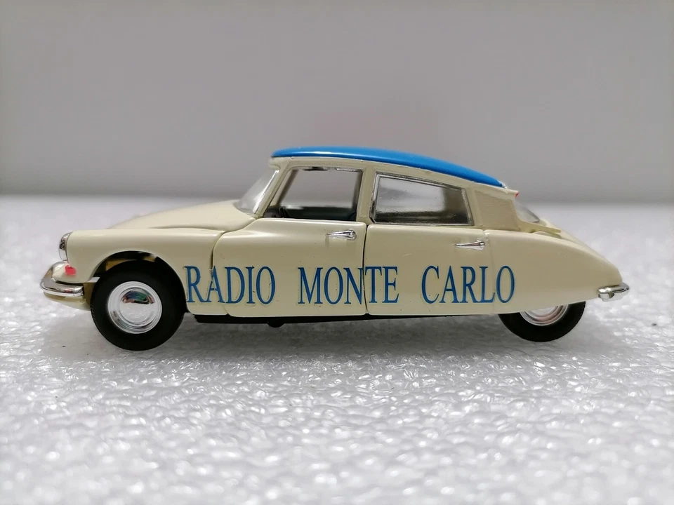 CITROEN DS 19 Radio Monte Carlo 1965  - Vintage 1:43 Scale  , Rio Italy 1985 - Image 3 of 4