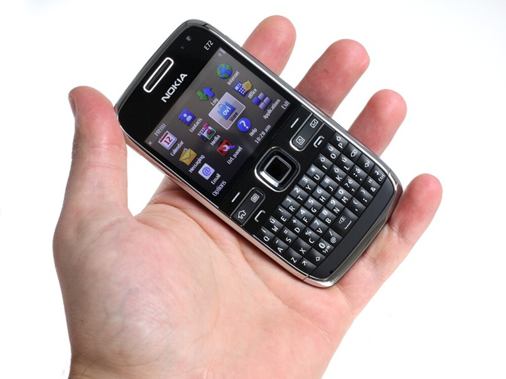 Nokia e72 QWERTY携帯電話 充電器付き Nokia e72 QWERTY携帯電話 充電器付き Nokia E72 携帯電話本体