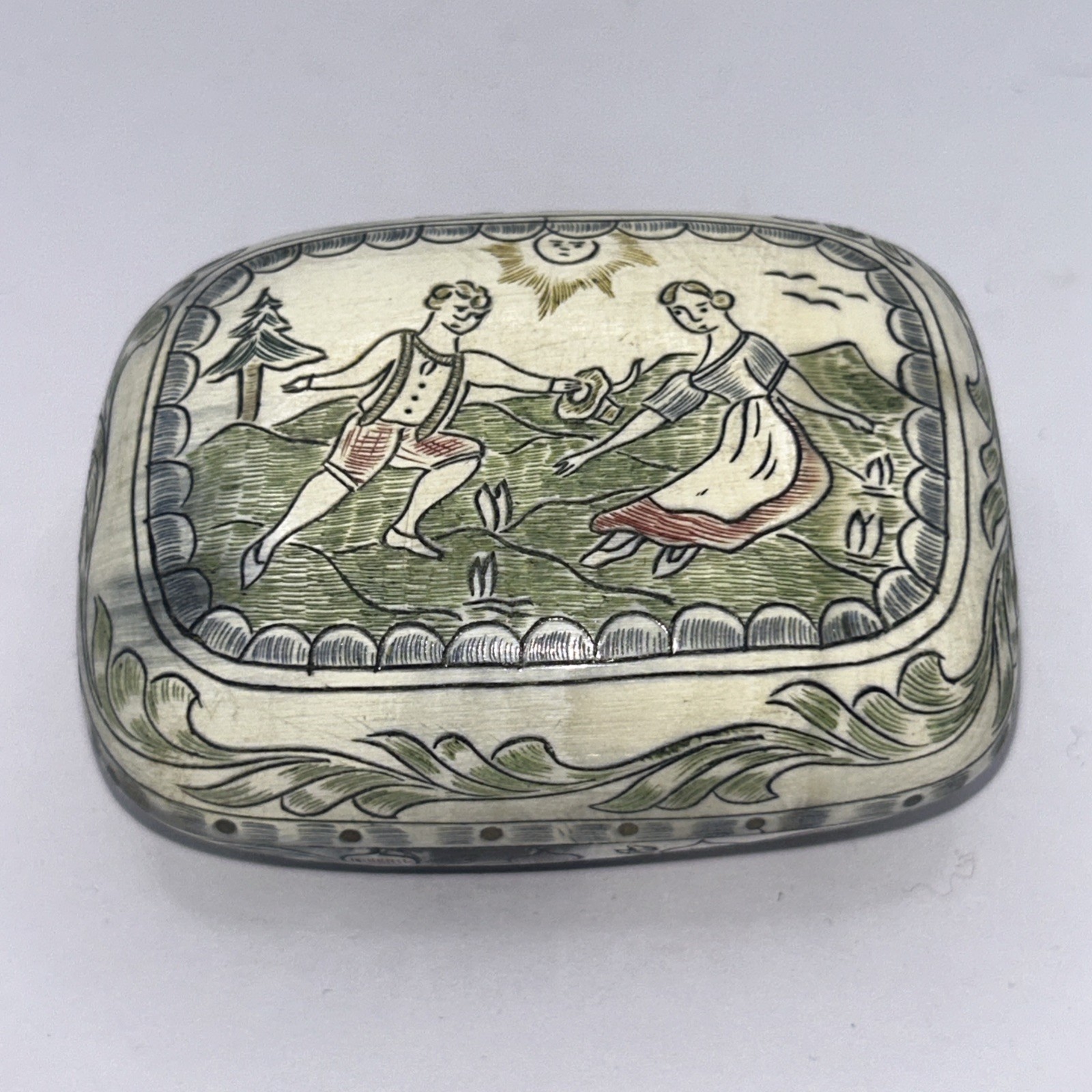 Antique Circa 1800-40 Bovine Scrimshaw Snuff Box Tyrolean  