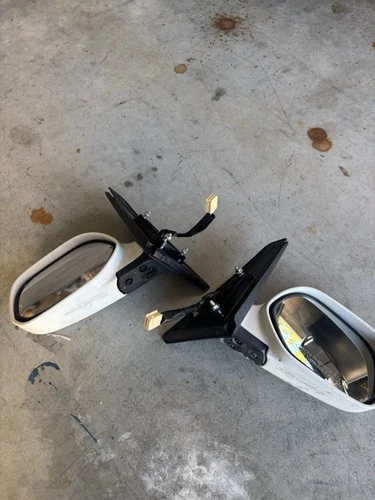 2004-2006 Scion XB driver/passenger side power door mirror Set