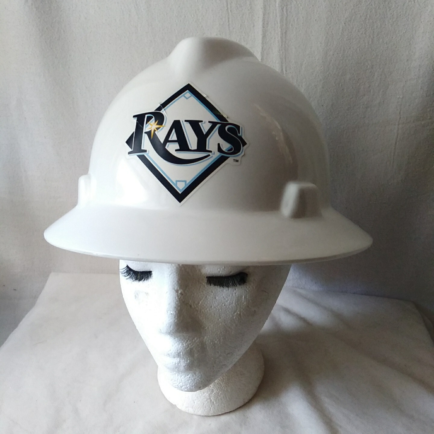 MSA V-Gard White Full Brim Hard Hat Fas-Trac Tampa Bay Rays Sticker Medium