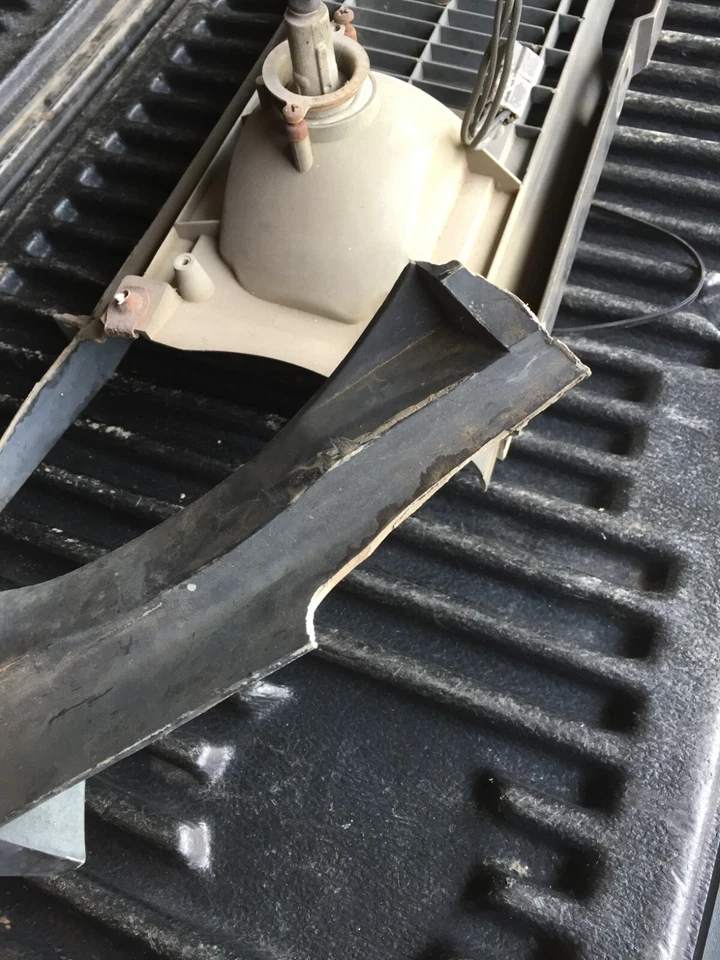 Dodge Dart Demon Swinger 1971 parrilla dañada sin precio base o piezas Foto 2 de 4