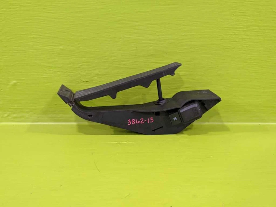 02-16 BMW 750i GAS ACCELERATOR PEDAL OEM 3862-13 - Image 2 of 4