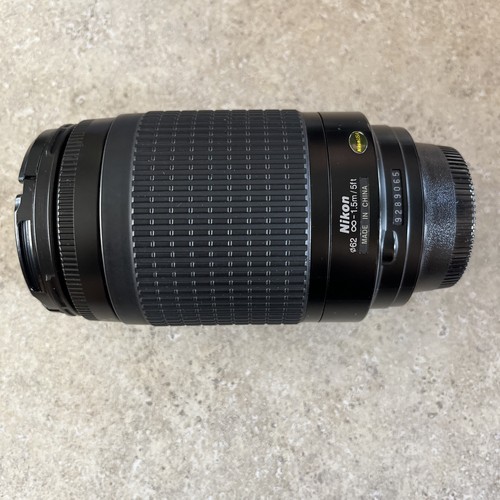 Nikon AF Zoom-NIKKOR 70-300mm f/4-5.6G Lens - Picture 3 of 6
