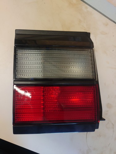 VW Passat B3 (35i) Rückleuchte links innen - 357 945 107