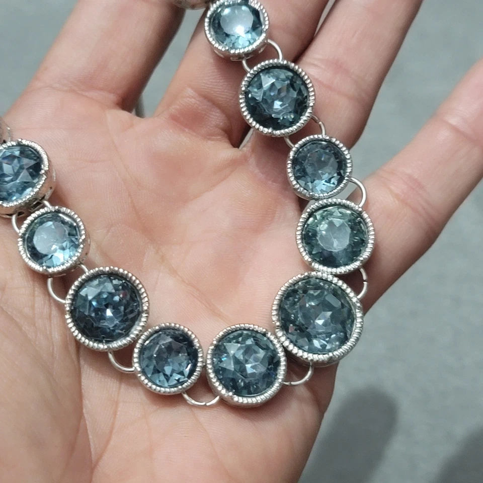 Collar Vera Wang Cristal Azul Foto 4 de 4