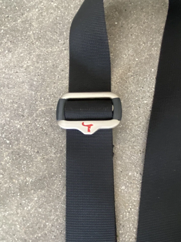 Travelon red leather cross body travel bag multiple pockets adjustable strap - Image 2 of 4