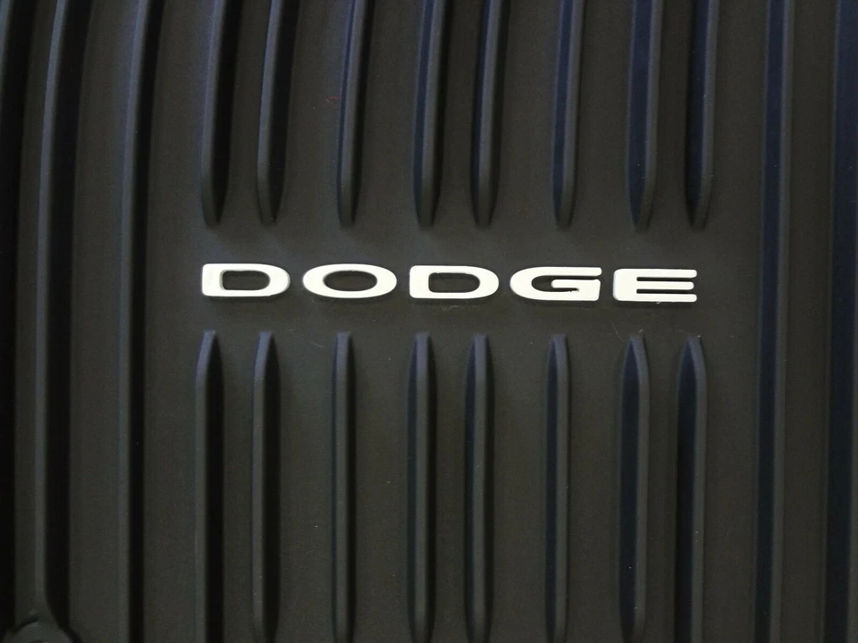 11-22 Dodge Challenger Novo All Weather Slush Tapetes Conjunto de 4 Mopar Fabricante de Equipamento Original - Imagem 2 de 3