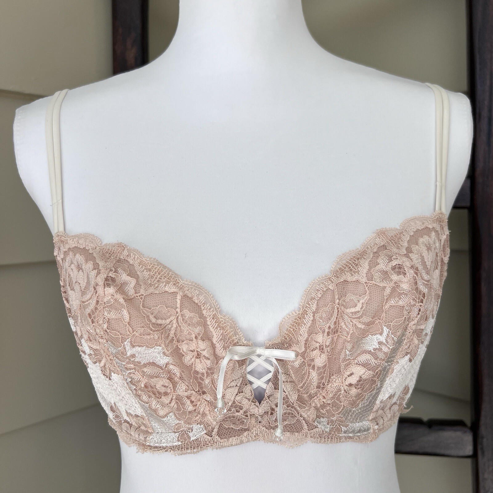 Victoria’s Secret Unlined Demi Size 32D Lace Underwire Beige Pink Ivory
