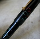 STYLO PLUME PILOT TRADITION RESINE NOIRE DECOR URUSHI MOTIF FEUILLES & FLEURS