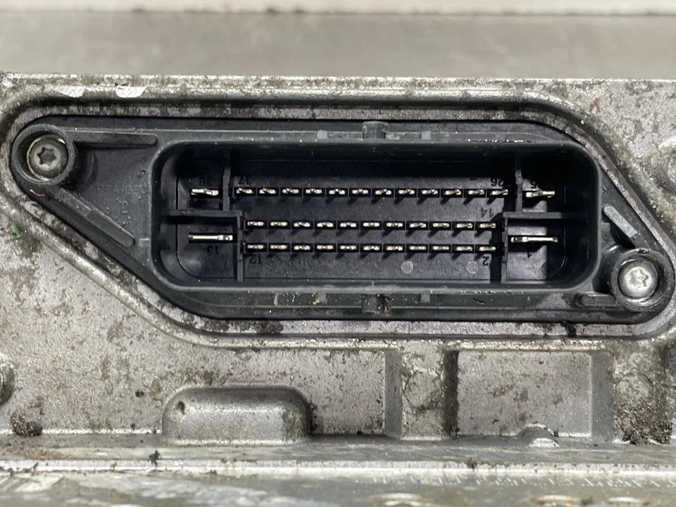 2014 Cadillac ELR Anti Lock Brake Pump Abs Control 94K 23448557 23448556 14 2015 - Image 2 of 4