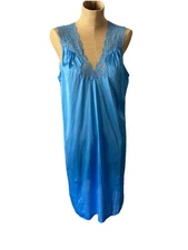 Vanity Fair Nylon Gown Periwinkle Blue Sleeveless Short Night Gown Baby Doll Med