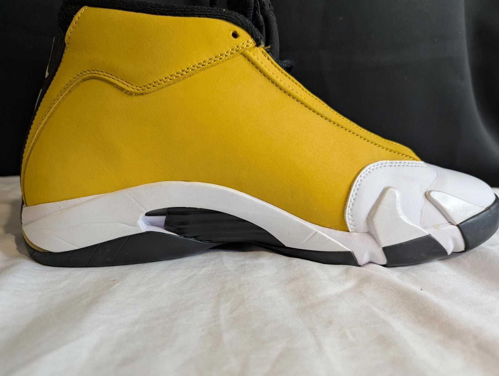 Jordan 14 Retro "Light Ginger" Size 13 Used VGC w/ Box 487471-701 Yellow/White
