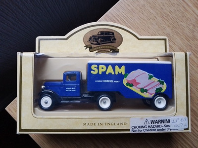Lledo Ford Sattelzugmaschine Knickgelenkter Kastenanhänger. Spam. Maßstab 1:76.