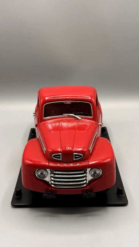 Maisto 1948 Ford F-1 Pickup Truck Die-Cast Model Car – 1:25 , Used, Collectible - Image 2 of 4