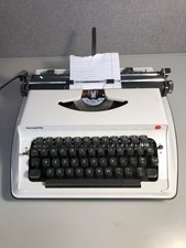 Olympia Werke Ag. model S12 typewriter, Wilhelmshaven/Western Germany (L627) thumbnail