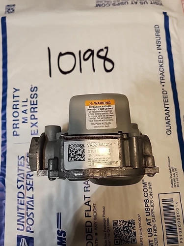 Honeywell VR8215S1214 Gas Valve Goodman 0151M00013