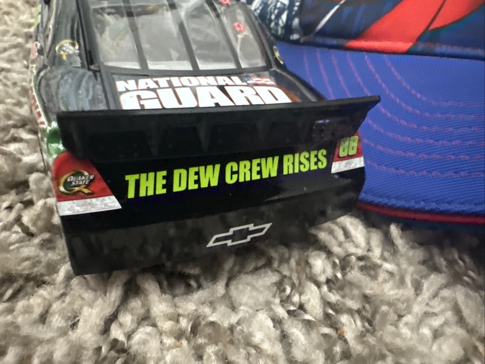 DALE WONHARDT JR EL CABALLERO OSCURO PELÍCULA BATMAN CAR Y NUEVA GORRA SUPERMAN NASCAR PIT Foto 2 de 4