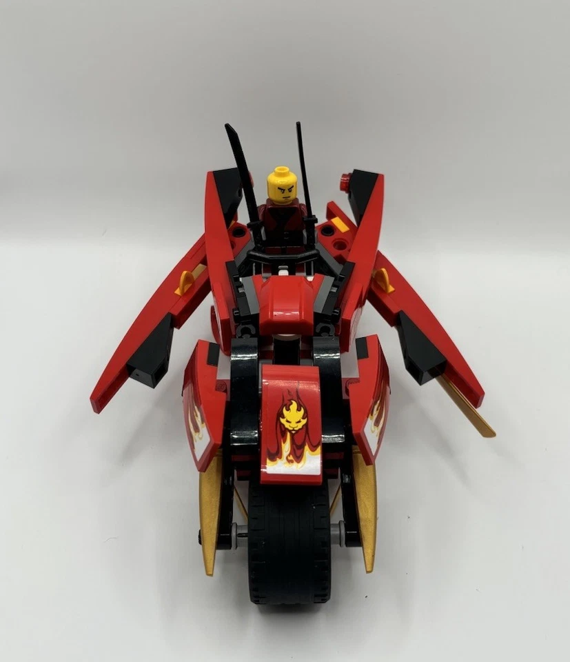 Lego Ninjago: Kai's Blade Cycle 9441, 98% Conjunto-Minifig-Instrução 2012 - Imagem 3 de 4