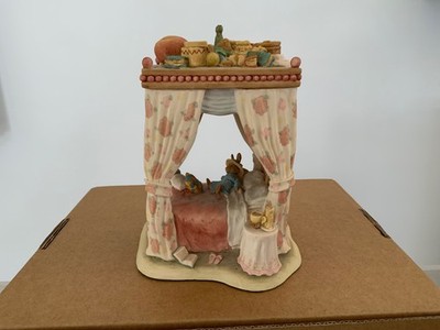 BORDER FINE ARTS BRAMBLY HEDGE BH34 DAS HIMMELBETT