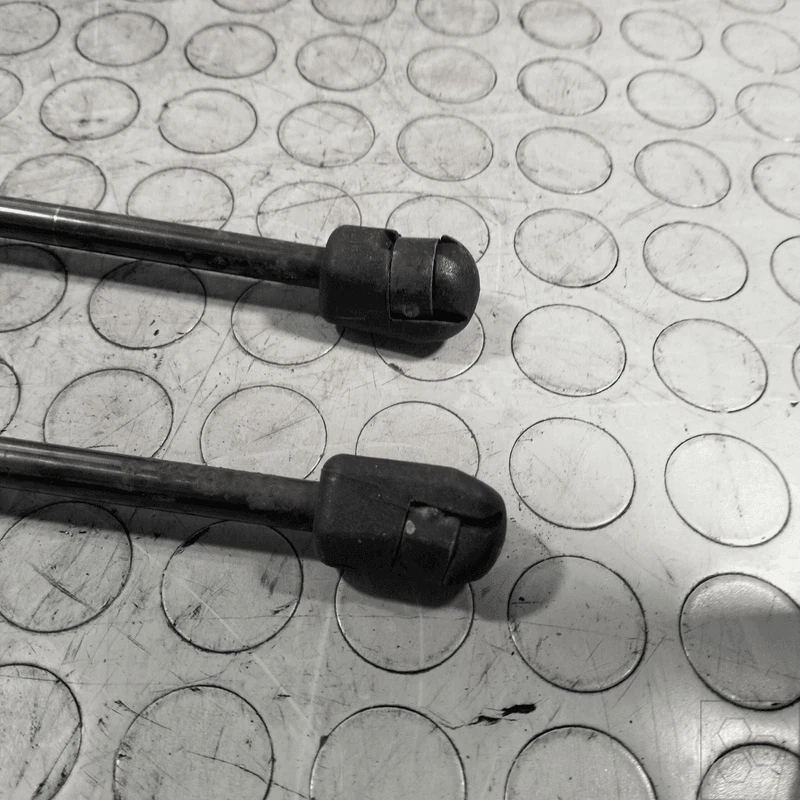 Barra Amortiguador Escotilla Post. SX LANCIA Ypsilon (Te ) 1.2 Oro Ber. 197c74 - Imagen 2 de 4