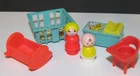 VTG 1973 Fisher Price 761 PLAY NURSERY Playset MOM BABY LITTLE PEOPLE CRADLE SET