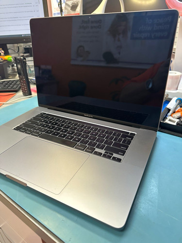 Apple MacBook Pro 16" 2019 Gray - FOR PARTS ONLY