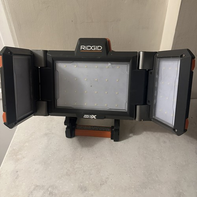 #ad RIDGID GEN5X R8694221 18V Cordless Folding LED Work Light Tripod Stand Tool $54.99