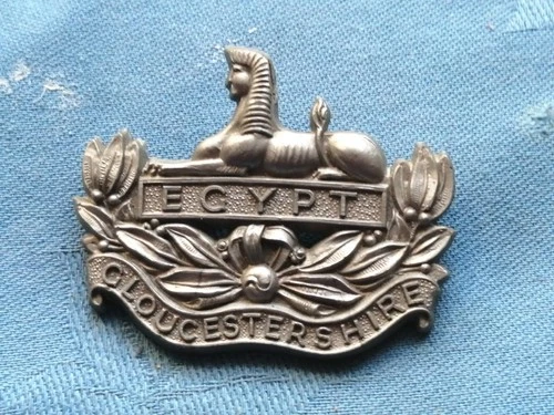 WW2. The Gloucestershire Regiment economy issue cap badge.
