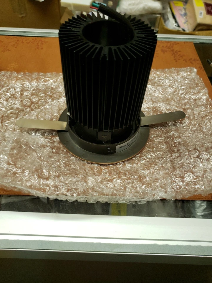 Ajuste de iluminación empotrado LED de 5 pulgadas por WAC Lighting Foto 3 de 4