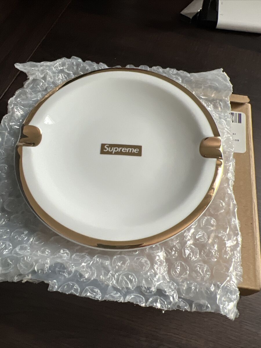 SUPREME GOLD TRIM CERAMIC ASHTRAY BOX LOGO 2017 BRAND NEW | eBay SUPREME GOLD TRIM CERAMIC ASHTRAY BOX LOGO 2017 BRAND NEW | eBay