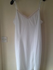 White ladies slip nightdress size 20/22 42" across bust bnwot