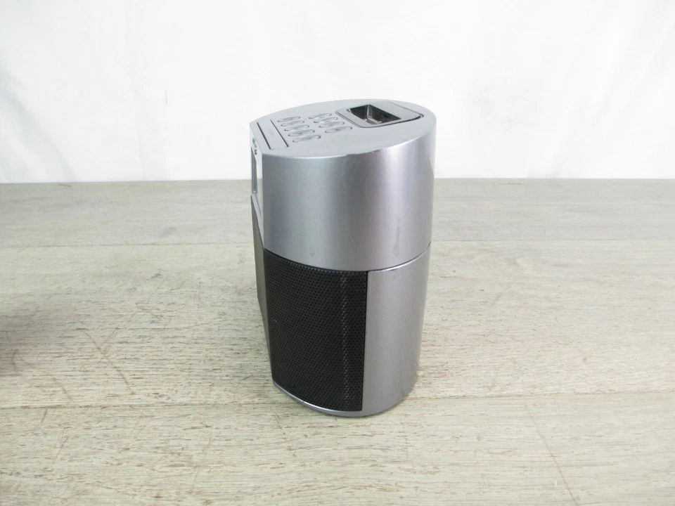 Base de carga de reloj despertador doble IHome IP23 para iPod Apple iPhone con adaptador de CA Foto 4 de 4